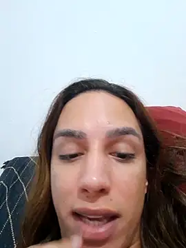 ofjuliaa online show from 16, 3, 2026