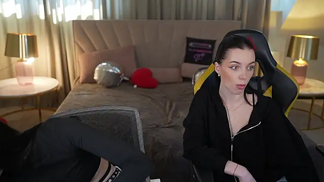 Mila Rose054 online show from 24, 3, 2026