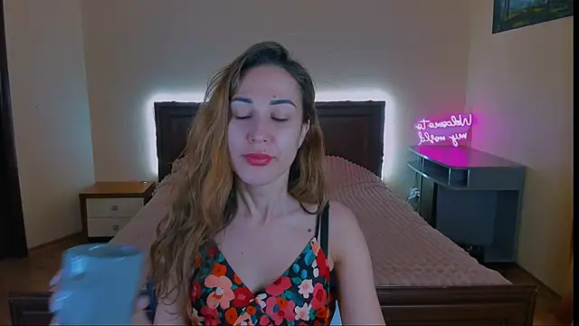 Snapshot of wise_ava chatting on 25, 3, 2026 wise ava online show from 25, 3, 2026