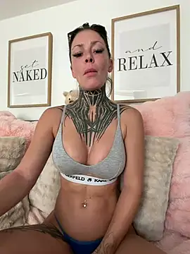 TittenTina online show from 15, 7, 2026