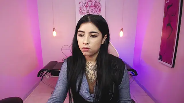 Snapshot of Adri_gomez_x chatting on 21, 4, 2026 Adri gomez x online show from 21, 4, 2026