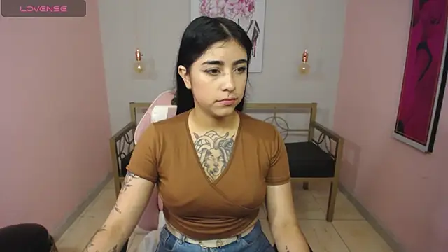 Snapshot of Adri_gomez_x chatting on 22, 5, 2026 Adri gomez x online show from 22, 5, 2026