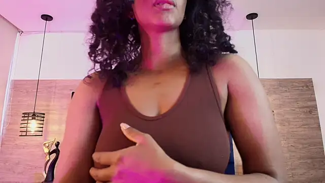 Ellie-Alves online show from 15, 7, 2026