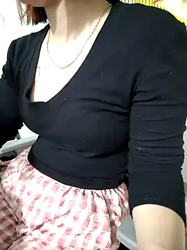 Snapshot of -LunaLust chatting on 2, 2, 2026 -LunaLust online show from 2, 2, 2026