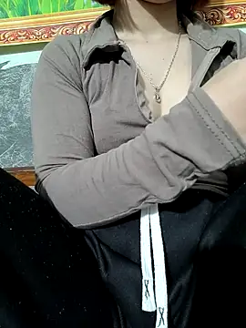 Snapshot of -LunaLust chatting on 4, 2, 2026 -LunaLust online show from 4, 2, 2026