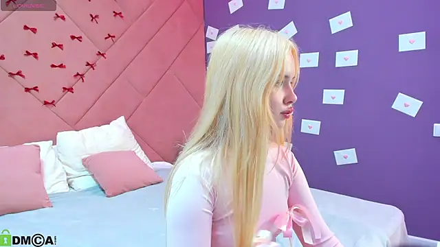 NicoletaCooper online show from 11, 2, 2026