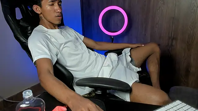 Snapshot of neitan_miller_ chatting on 19, 1, 2026 neitan miller online show from 19, 1, 2026