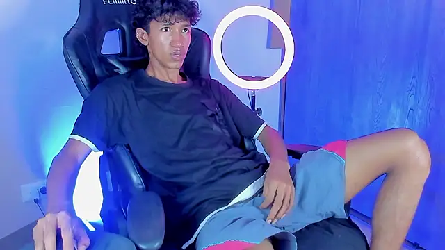 Snapshot of neitan_miller_ chatting on 21, 3, 2026 neitan miller online show from 21, 3, 2026