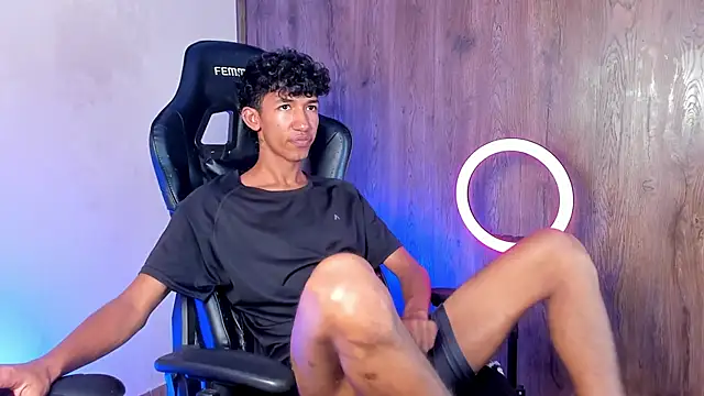 Snapshot of neitan_miller_ chatting on 10, 4, 2026 neitan miller online show from 10, 4, 2026