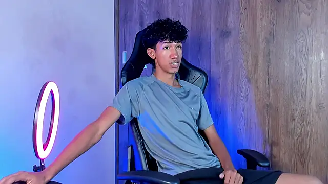 Snapshot of neitan_miller_ chatting on 13, 4, 2026 neitan miller online show from 13, 4, 2026