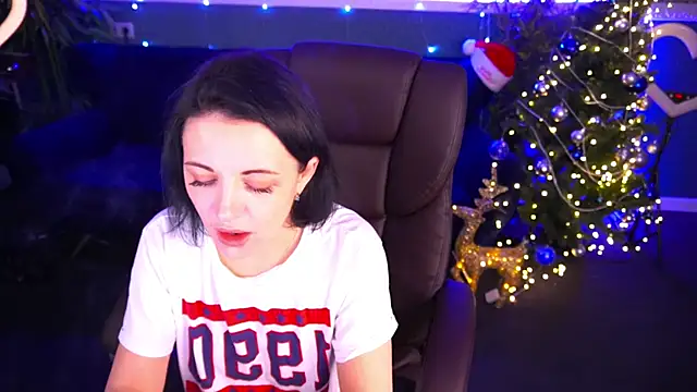 Snapshot of Dafni_Monn chatting on 31, 12, 2024 Dafni Monn online show from 31, 12, 2024