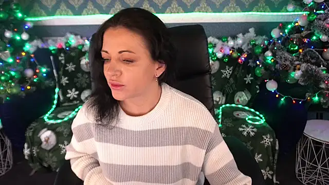 Snapshot of Dafni_Monn chatting on 23, 12, 2025 Dafni Monn online show from 23, 12, 2025