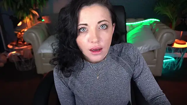 Snapshot of Dafni_Monn chatting on 7, 4, 2026 Dafni Monn online show from 7, 4, 2026