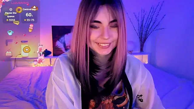 Snapshot of ForEvaRrr chatting on 18, 4, 2026 ForEvaRrr online show from 18, 4, 2026