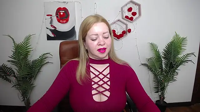 Snapshot of OliviaVerr chatting on 24, 4, 2026 OliviaVerr online show from 24, 4, 2026