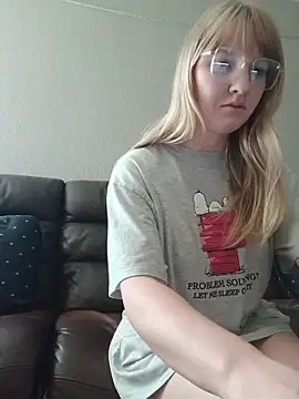 Snapshot of BunnySnowFlake chatting on 9, 4, 2026 BunnySnowFlake online show from 9, 4, 2026