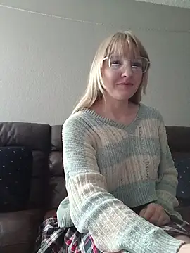 Snapshot of BunnySnowFlake chatting on 11, 4, 2026 BunnySnowFlake online show from 11, 4, 2026