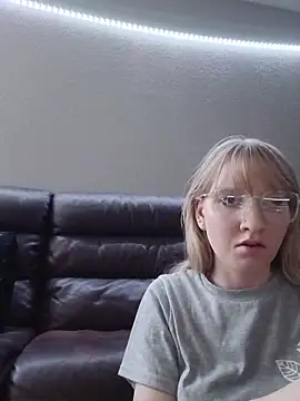Snapshot of BunnySnowFlake chatting on 16, 4, 2026 BunnySnowFlake online show from 16, 4, 2026