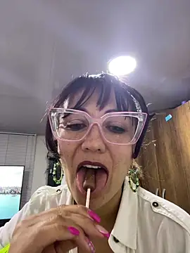 Alannasex88 online show from 18, 2, 2026