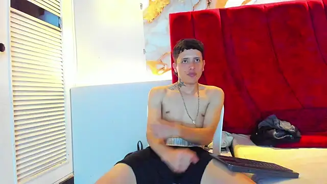 ESTEBAN 2102 online show from 15, 1, 2026