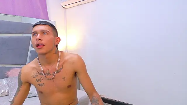 Snapshot of Scook_Gray_ chatting on 8, 1, 2026 Scook Gray online show from 8, 1, 2026