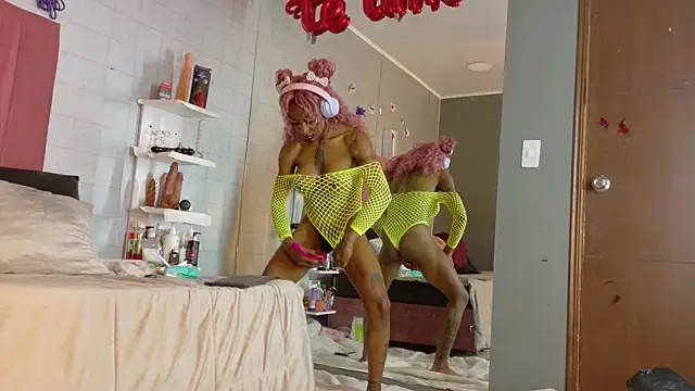 Snapshot of DaniaMarcell chatting on 21, 3, 2026 DaniaMarcell online show from 21, 3, 2026