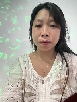 Snapshot of Mayly_lucky2 chatting on 6, 5, 2026 Mayly lucky2 online show from 6, 5, 2026