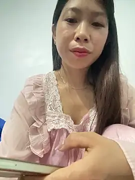Snapshot of Mayly_lucky2 chatting on 18, 5, 2026 Mayly lucky2 online show from 18, 5, 2026