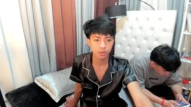 davincihugecock online show from 4, 6, 2026