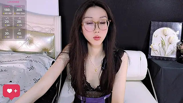 Snapshot of Queenbb88 chatting on 28, 4, 2026 Queenbb88 online show from 28, 4, 2026
