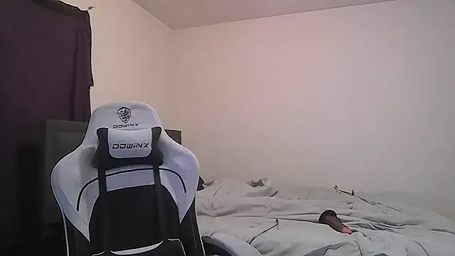 Snapshot of maxryderr chatting on 23, 4, 2026 maxryderr online show from 23, 4, 2026