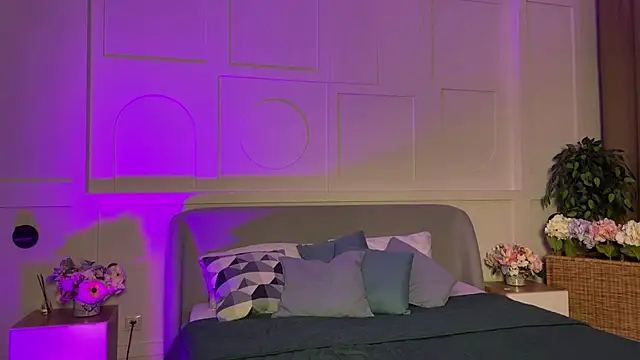  SilkyShadow  online show from 6, 2, 2026