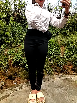 Snapshot of hoahong2 chatting on 25, 4, 2026 hoahong2 online show from 25, 4, 2026