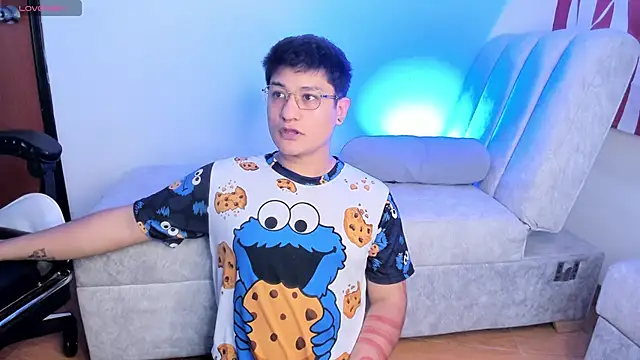 Theo Rowan online show from 13, 2, 2026