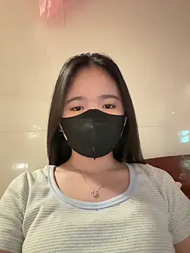 Snapshot of Gwen879 chatting on 9, 4, 2026 Gwen879 online show from 9, 4, 2026