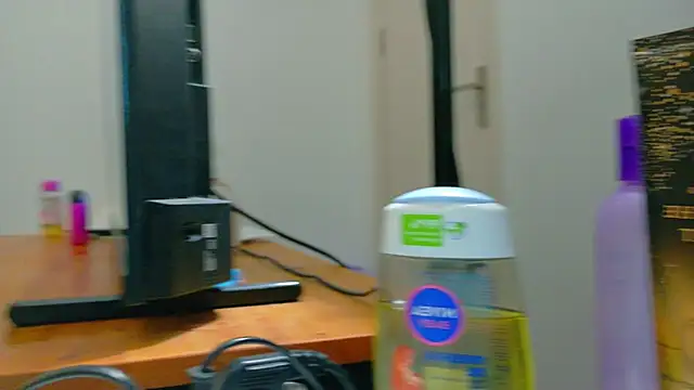 MiaGoldd  online show from 9, 1, 2026