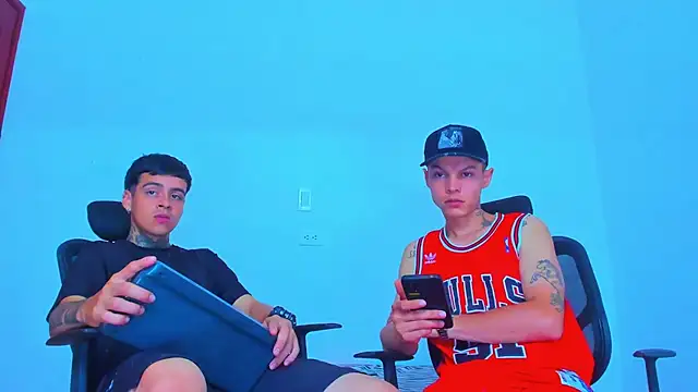 Snapshot of Thomas-Wil chatting on 19, 4, 2026 Thomas-Wil online show from 19, 4, 2026