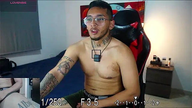 Snapshot of EvanVelvet chatting on 8, 2, 2026 EvanVelvet online show from 8, 2, 2026