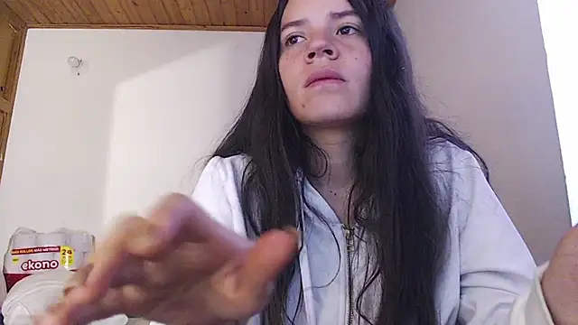 Snapshot of Shanel_Lozano chatting on 12, 6, 2026 Shanel Lozano online show from 12, 6, 2026