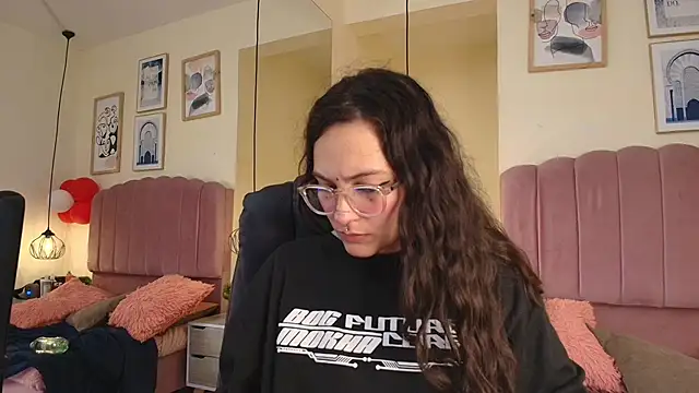 Hanabie  online show from 25, 2, 2026