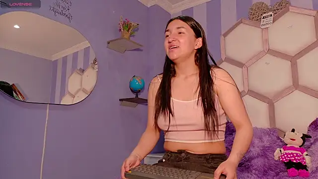 Snapshot of yvi_taylor chatting on 6, 4, 2026 yvi taylor online show from 6, 4, 2026