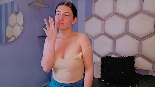 Snapshot of yvi_taylor chatting on 10, 4, 2026 yvi taylor online show from 10, 4, 2026