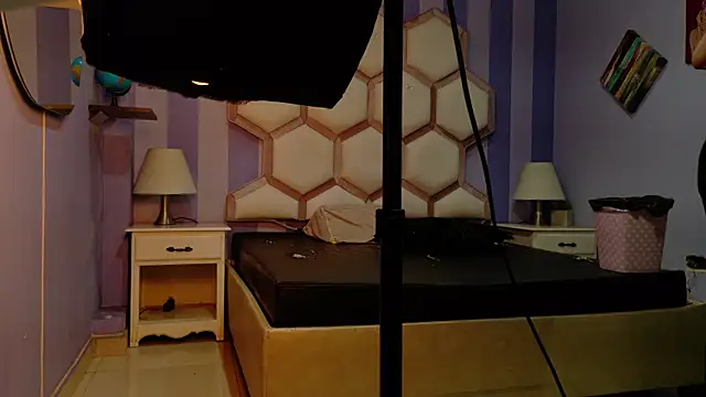 Snapshot of yvi_taylor chatting on 16, 4, 2026 yvi taylor online show from 16, 4, 2026