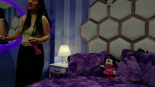 Snapshot of yvi_taylor chatting on 20, 4, 2026 yvi taylor online show from 20, 4, 2026