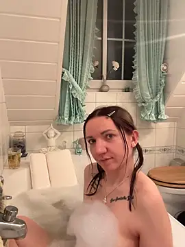 Snapshot of Marina_und_Jayden chatting on 19, 4, 2026 Marina und Jayden online show from 19, 4, 2026