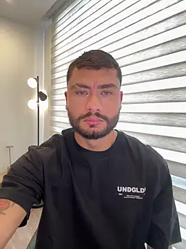 Snapshot of FrancoRossi_ chatting on 7, 4, 2026 FrancoRossi online show from 7, 4, 2026