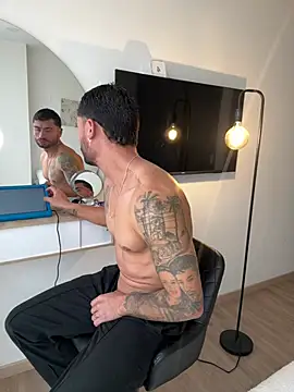 Snapshot of FrancoRossi_ chatting on 21, 4, 2026 FrancoRossi online show from 21, 4, 2026