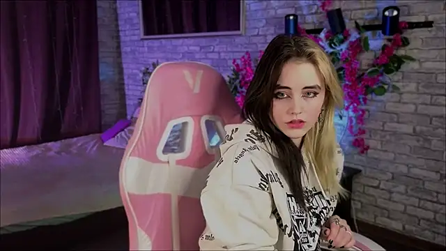 Snapshot of RubyMyst chatting on 10, 1, 2026 RubyMyst online show from 10, 1, 2026