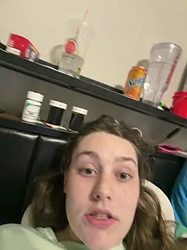 Snapshot of julia4thewin chatting on 3, 4, 2026 julia4thewin online show from 3, 4, 2026