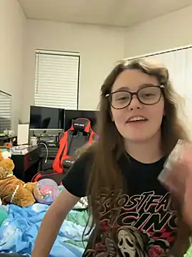 Snapshot of julia4thewin chatting on 9, 4, 2026 julia4thewin online show from 9, 4, 2026